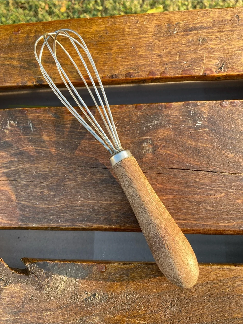 Vintage Balloon Wooden Handle Stainless Steel Wire Whisk